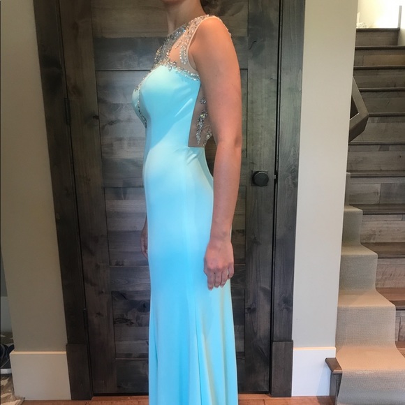Beautiful Tiffany Blue Gown (grad / bridesmaid) - Picture 7 of 7